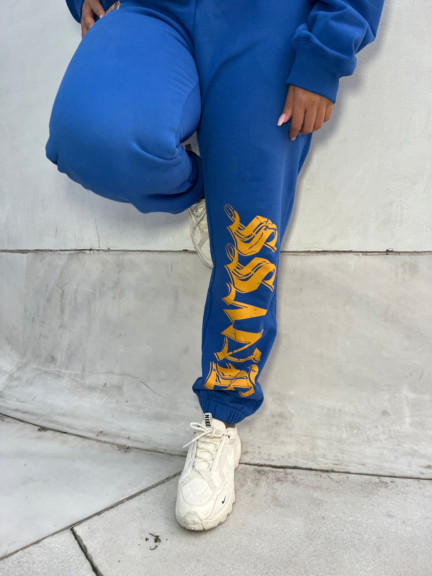 SSANE EN AZURE SWEATS